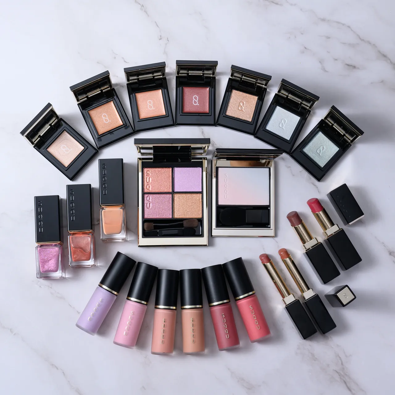 SUQQU 2026「樱梅桃李」主题春妆。品牌提供