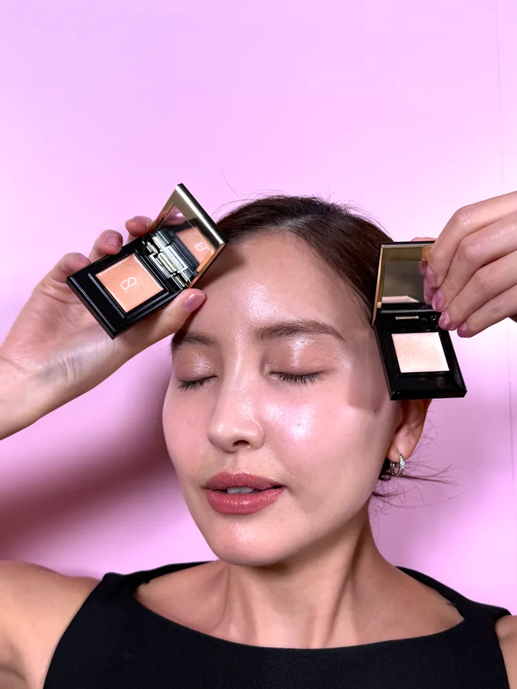 Model示範SUQQU晶采單色眼影。張家玲攝