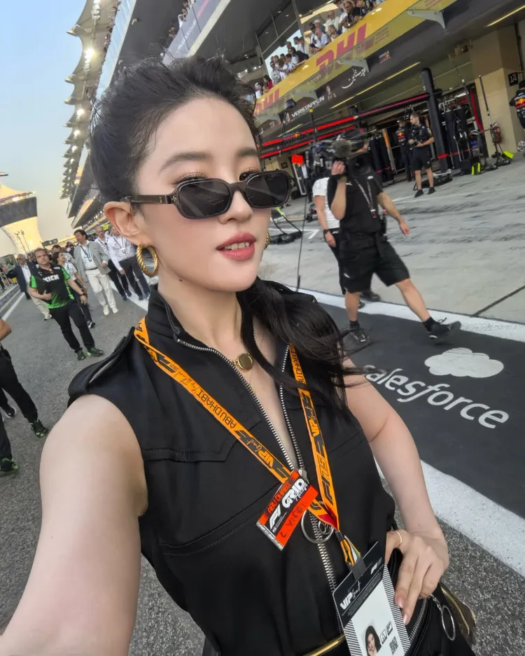 劉亦菲現身F1阿布達比大獎賽。翻攝劉亦菲IG