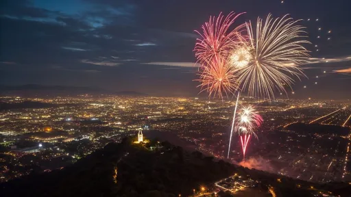 Google跨年Doodle登場！金銀派對風設計　一鍵查天氣、演唱會、煙火資訊