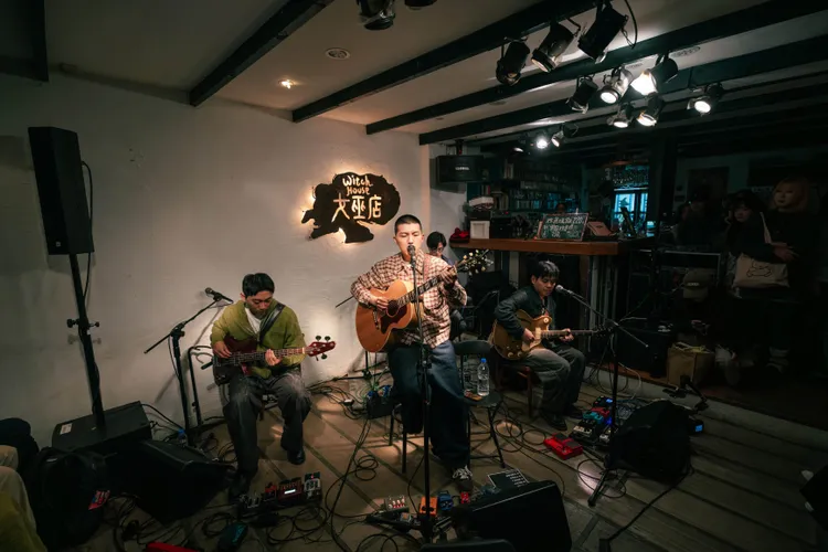 靈魂沙發（左起：亨利、本山、Poopoo）近日推出第三張專輯。放飛音樂提供