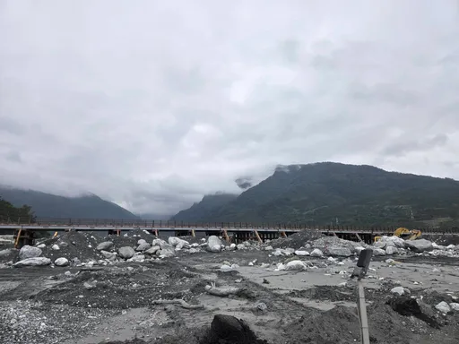 洪灾二度冲毁便道　台9线马太鞍溪钢构桥元旦上午10时通车