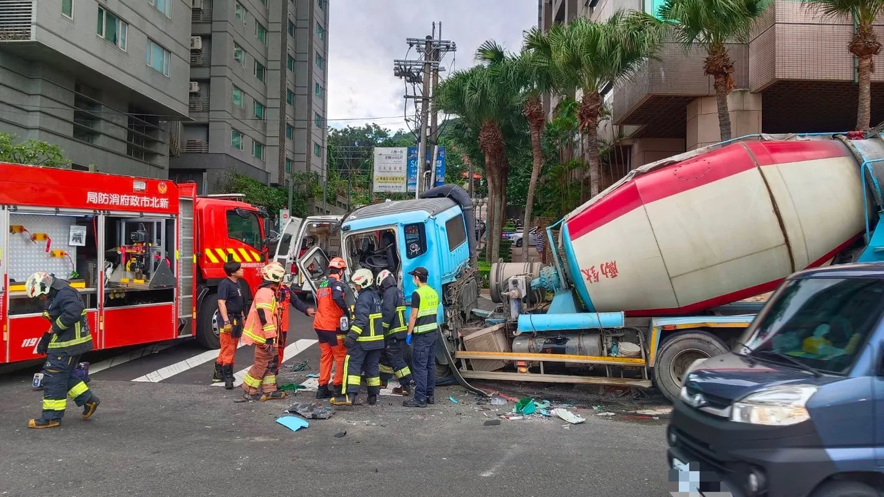 肇事混凝土车。翻摄画面