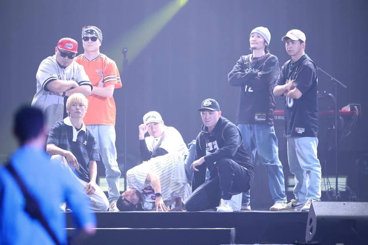 宇宙人合体高中伙伴「白河帮」热舞。彭欣伟摄