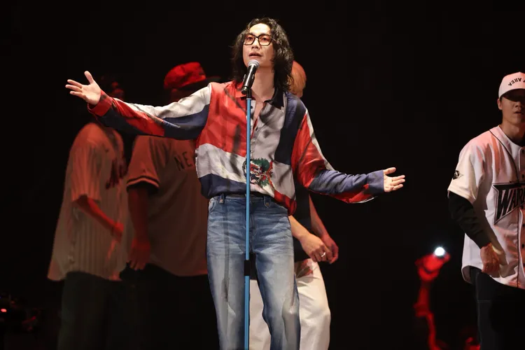 方Q復古開唱《愛如潮水》。彭欣偉攝