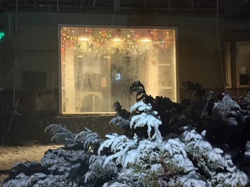 玉山下雪了！持续近2小时　气象署曝今日银白世界