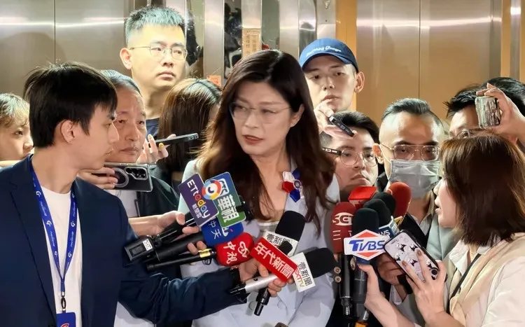 国民党党主席郑丽文受访。李俊毅摄