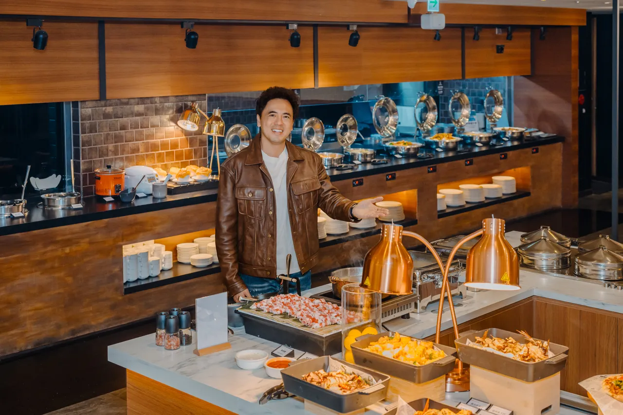 午晚餐的自助吧是青焰一大亮点。路易莎提供