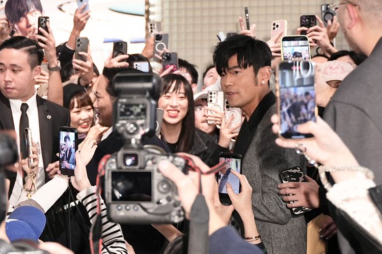 周杰倫送粉絲聖誕大禮　約定明年這時發新專輯