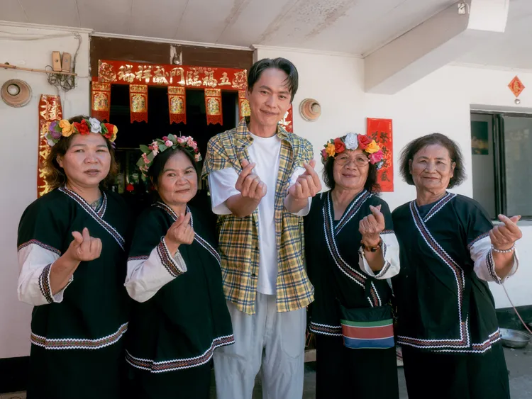 黃鐙輝全民好女婿，收編整個富里從8 到80 歲，整個城市都是成自己人。富里鄉農會提供