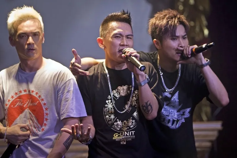 校园演唱会状况多！资深歌手回忆多年前经历　跟观众太近竟被抓「鸟蛋」