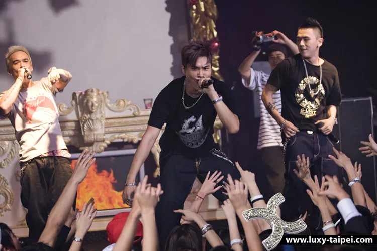 崔惟楷分享唱校園因無法彩排都是很臨時狀況，因此特別容易出事情。翻攝自崔惟楷臉書