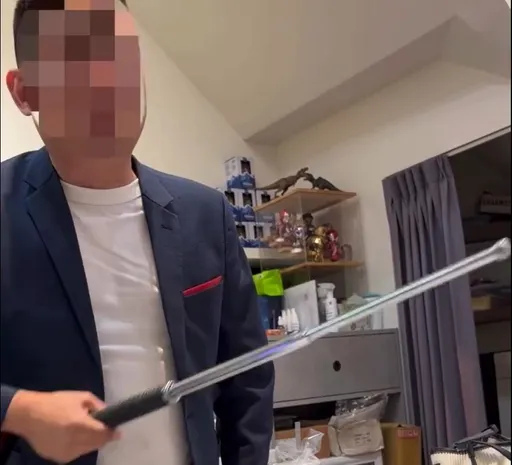 連買2幼貓都病亡！女偕友人上貓舍談退款　老闆拿甩棍嗆「上法院沒輸過」