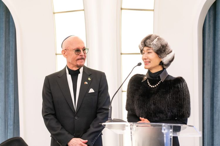 坣娜肺腺癌病逝 追思會主視覺永留美麗倩影!播映未曝光遺作