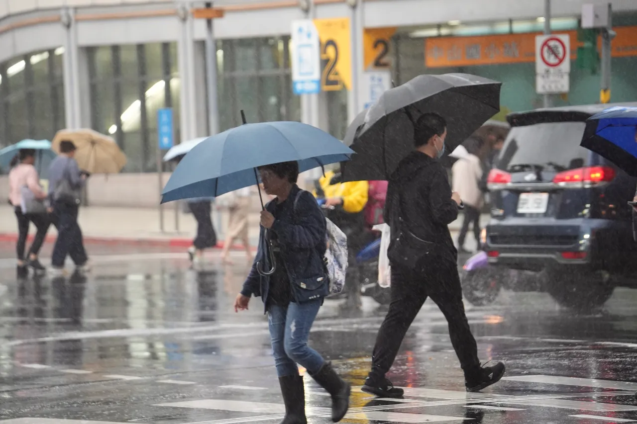 2县市大雨！又一波东北季风「恐雨中跨年」　最冷时段曝光