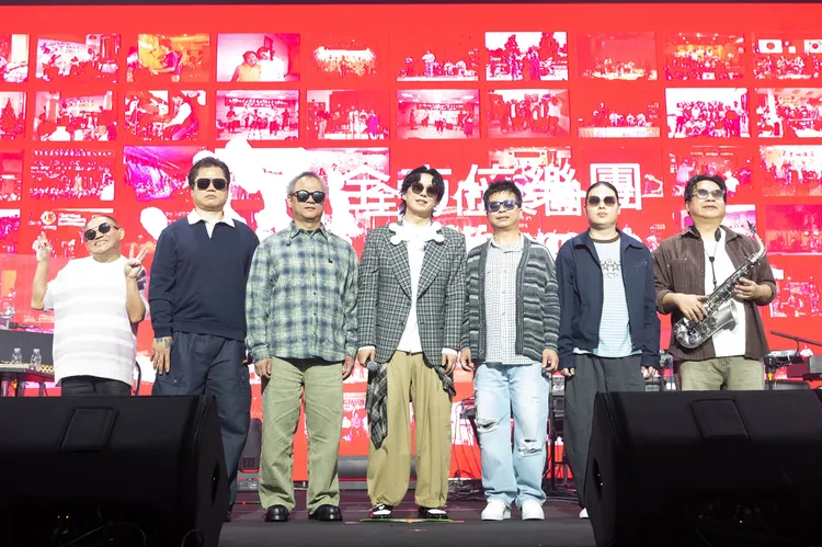 蕭煌奇與全方位樂團攜手帶來精彩演出。中華民國身心障礙者藝文推廣協會提供