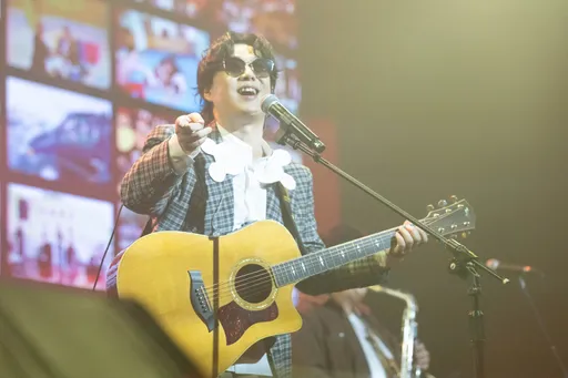 李炳辉独自坐车挺萧煌奇开唱  他揭露团员有糖尿病「把身体顾好」