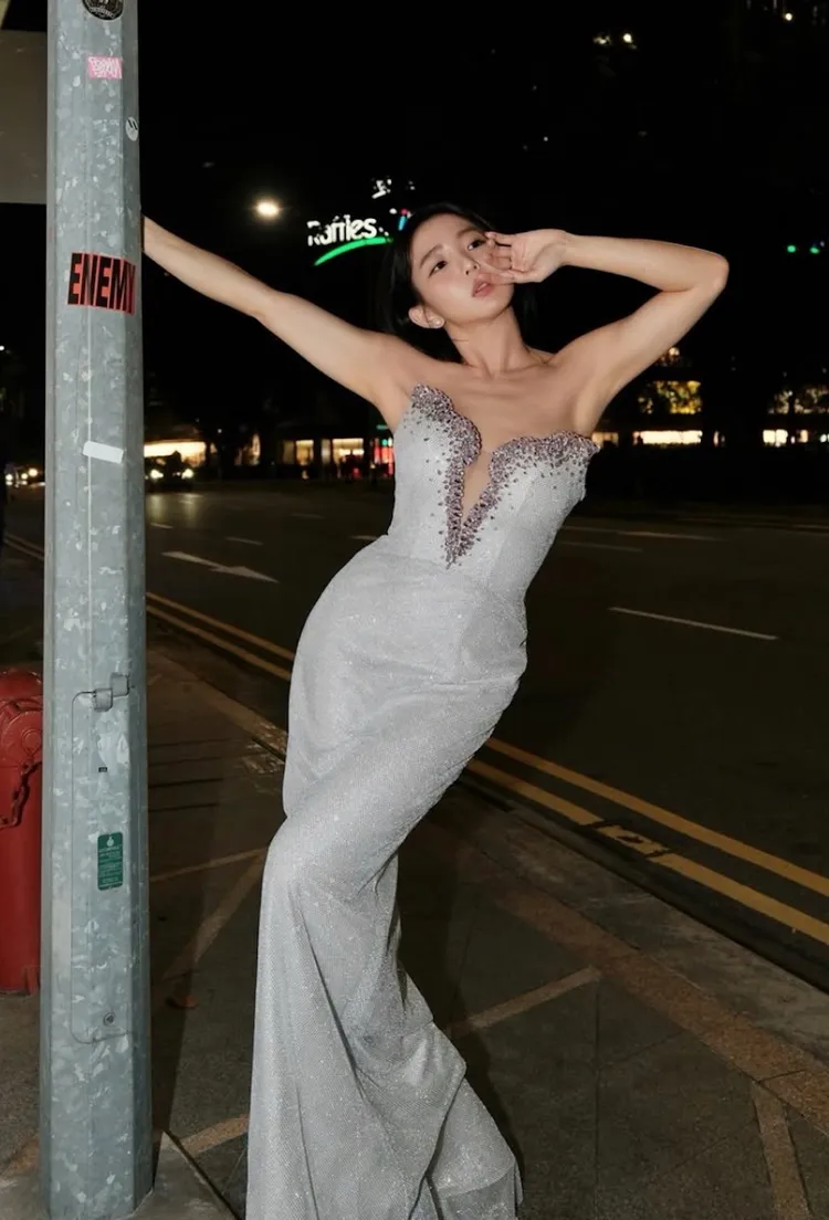 郭書瑤大方展露雪乳深溝與S曲線。混血兒娛樂提供