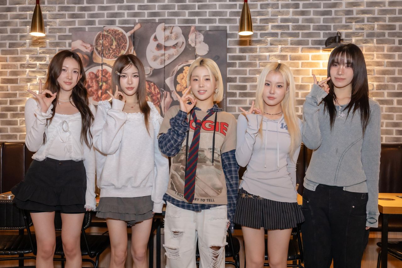 YOUNG POSSE大胃王食量無極限!來台邀粉PK炒年糕學諧音喊「黏黏」