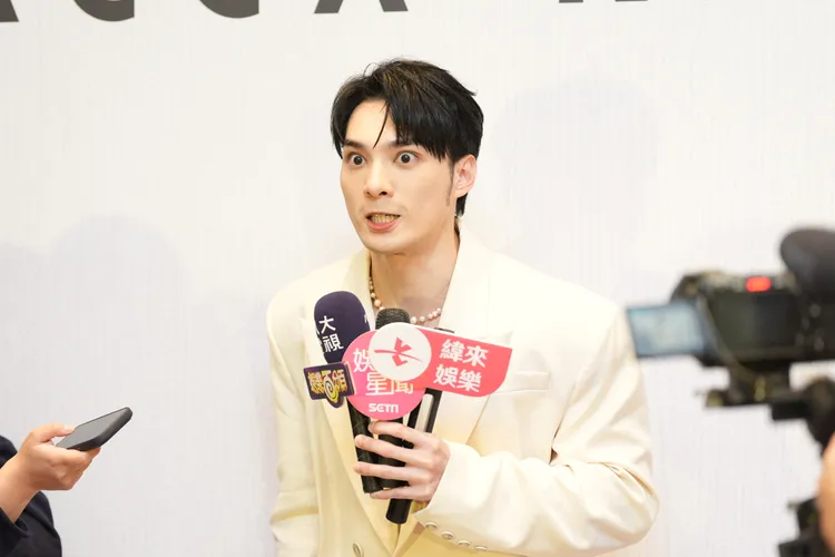 媒體提及陳零九，黃偉晉表情豐富。攝影中心攝