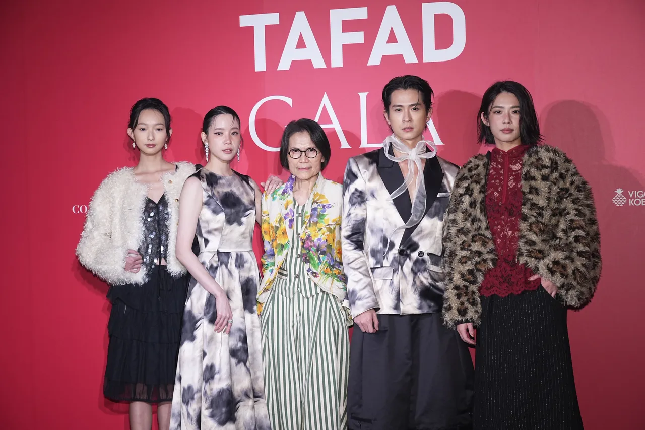 林思宇（右起）、石知田以及林予希（左二）一起参加盛典。彭欣伟摄