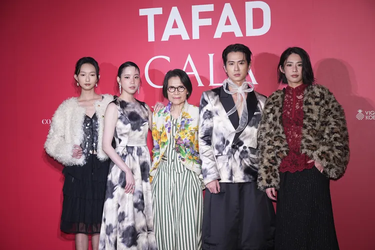 林思宇（右起）、石知田以及林予希（左二）一起參加盛典。彭欣偉攝