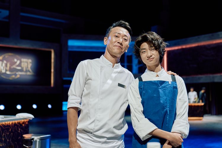 最年輕廚助16 歲白潤音！主廚余鑫源說看到他努力樣子像極當年自己