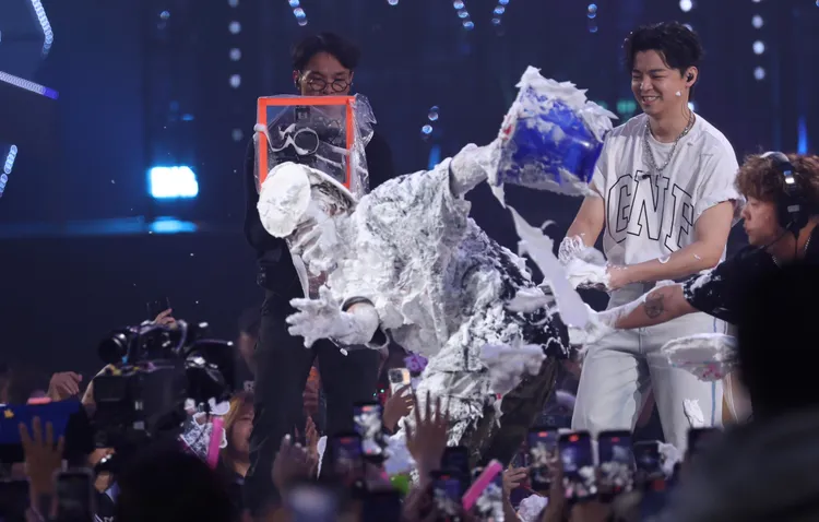 羅志祥全身都是泡泡。莊宗達攝