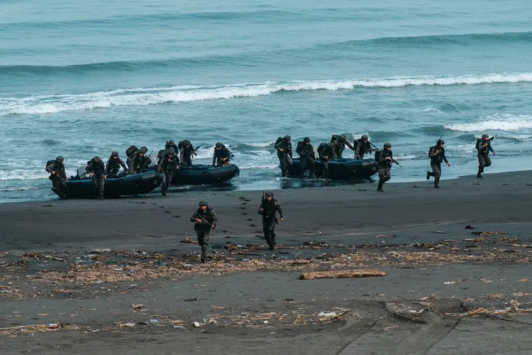 美國國防部前高層官員投書《華盛頓郵報》，明確表態支持台灣政府提出的國防特別預算。國防部發言人臉書提供