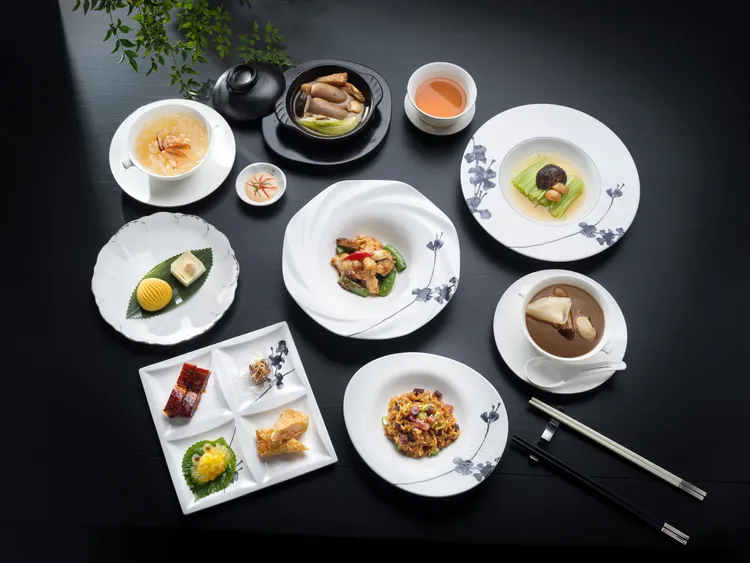 台北文華東方酒店連續八年榮獲米其林一星殊榮的「雅閣」中餐廳，於即日起推出新季節菜單，結合入冬滋補理念，呈現揉合時令風味的粵式美饌饗宴。台北文華東方酒店提供