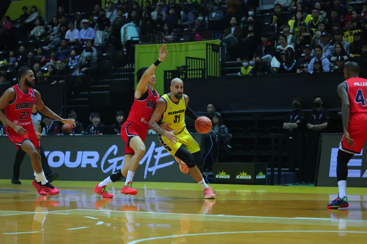 新北国王洋将桑尼在东超的赛事中，左膝十字韧带撕裂，本季确定报销。新北国王提供