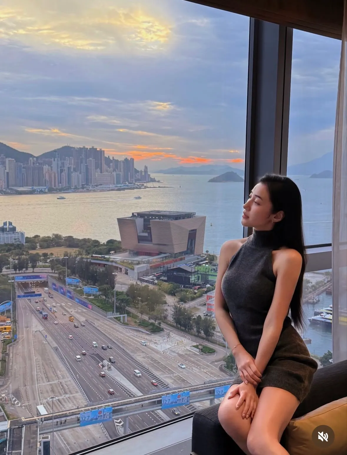 夏宇禾今年绯闻都是酒后与男子有亲密举动，只是这次是人夫。翻摄自夏宇禾IG