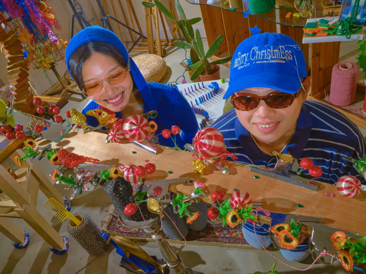 KlassiC.与mEltEd potato的联名系列眼镜以荒唐可爱为整体风格。品牌提供