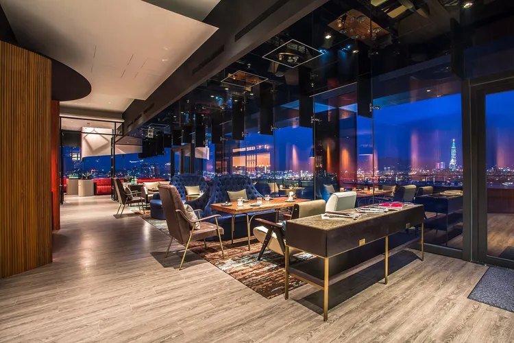 20樓高空景觀餐廳INGE’S Bar&Grill。台北萬豪提供