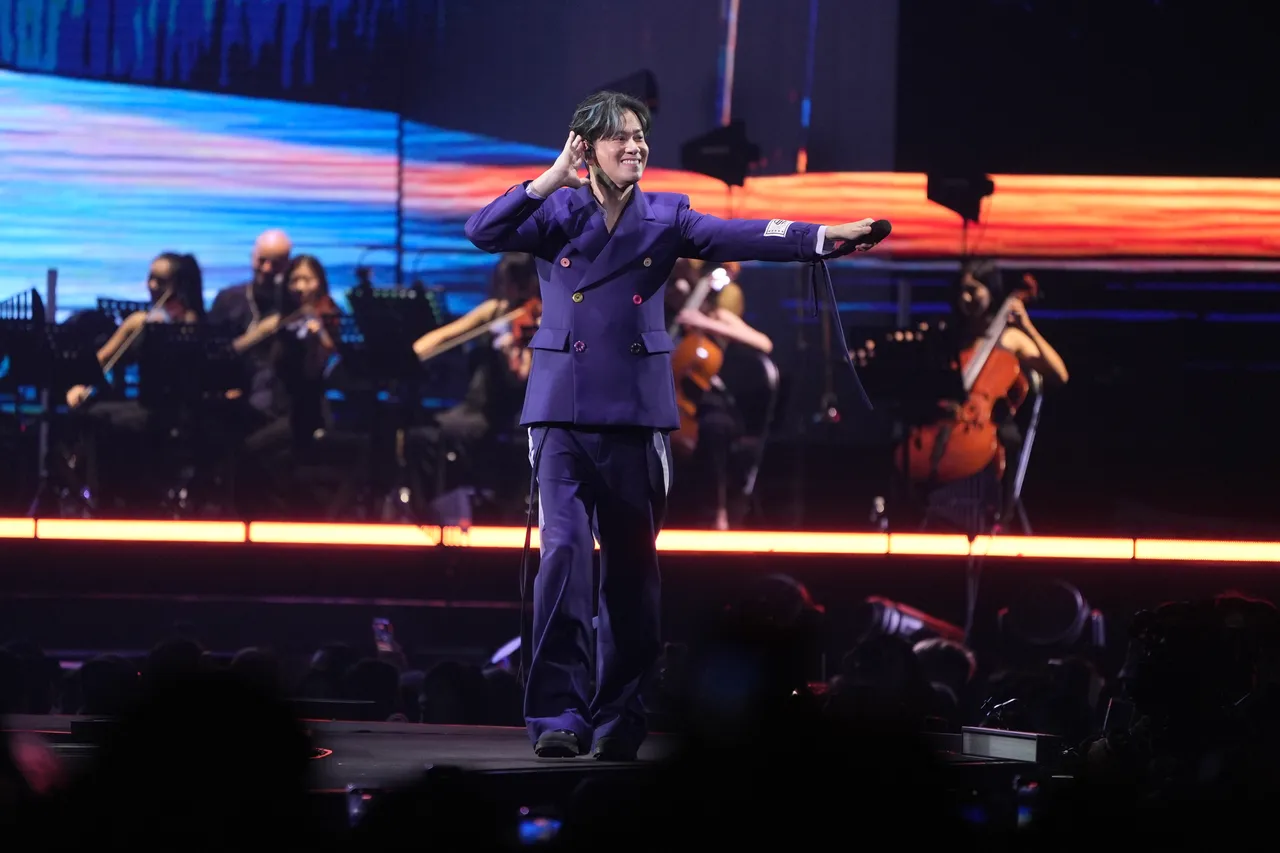 李圣杰演唱会嘉宾边唱边咳浓痰　重感冒「咳到半死」惨况曝光