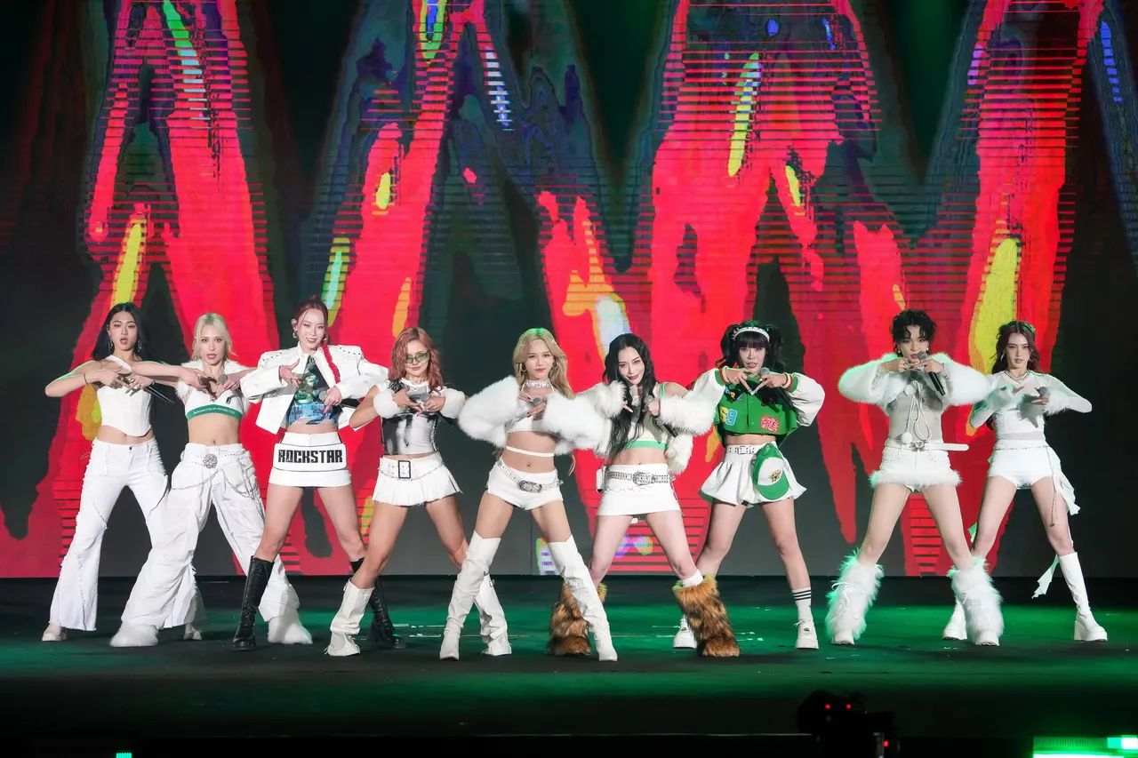 (red arrow up)「人气女团」HUR+演唱〈BLOODY MARY COWBOY〉、〈有毒不回〉、〈不然等等〉及〈Baddie〉等作品。观光局提供