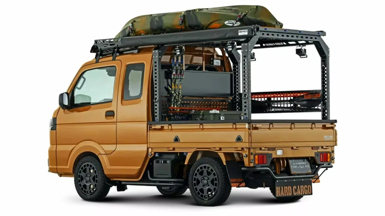 Super Carry Work & Play Pro概念车将轻型货卡进一步优化为露营与海岸休闲用途。原厂照片