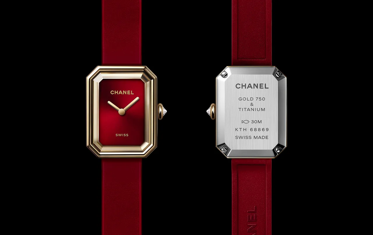 香奈兒推出全新Première Ribbon Red腕錶。品牌提供