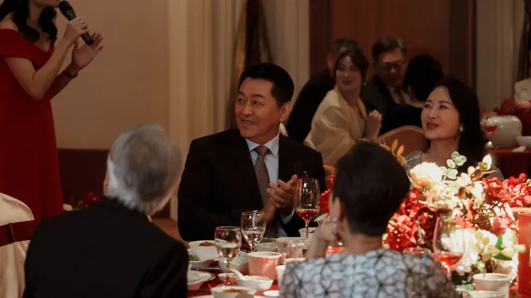 飾演男方父親的庹宗華就表示接拍《雙囍》的原因就是覺得角色關係與衝突性十分有趣。水花電影提供