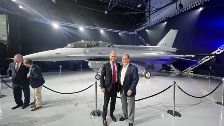 台灣向美國軍購的新型F-16V戰機。翻攝x＠RepTimmons