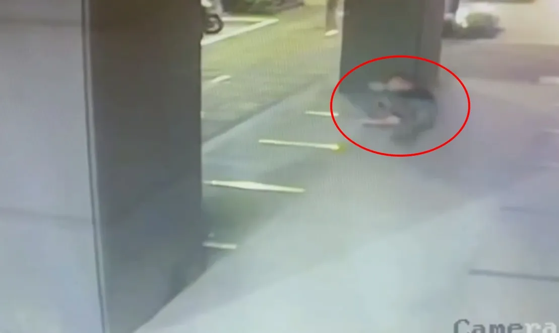 「女装电商霸主」撂人扁小黄司机！他连滚带爬逃离现场画面曝光