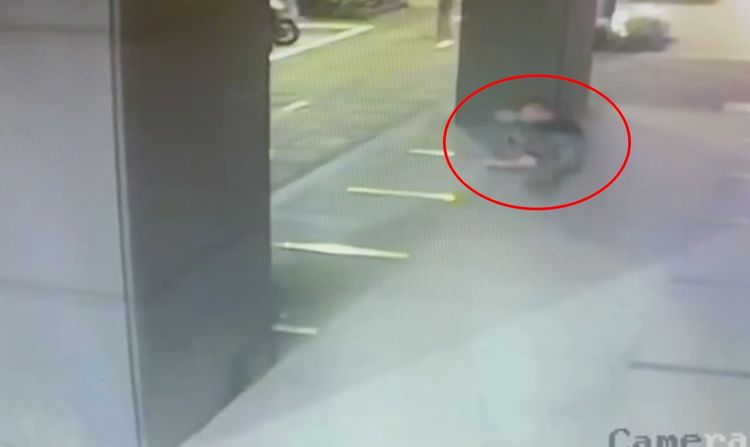 「女裝電商霸主」撂人扁小黃司機！他連滾帶爬逃離現場畫面曝光