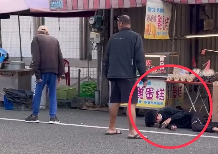 林男濺血倒地，目擊民眾稱他「一度不省人事」。取自《Threads》