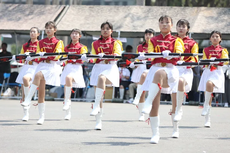 屏東女中學儀隊。翻攝畫面