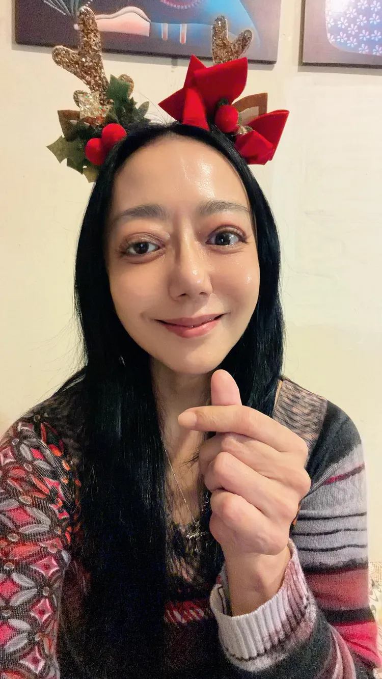 高慧君po正面照，表示現在仍有點大小眼，將動第3次手術。翻攝高慧君臉書