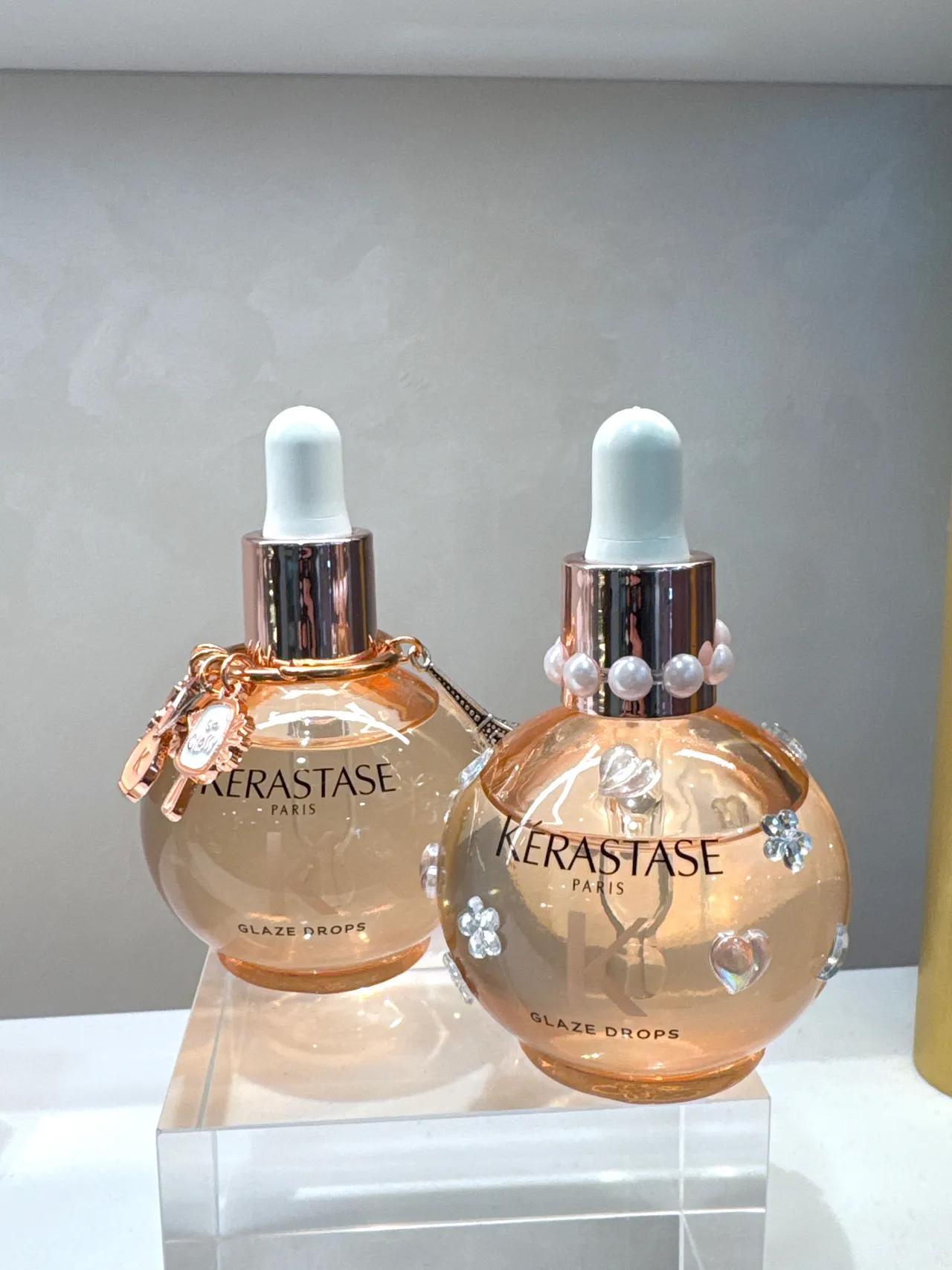 期间限定快闪空间「釉光女孩俱乐部」可亲手打造DIY瓶挂小物。张家玲摄