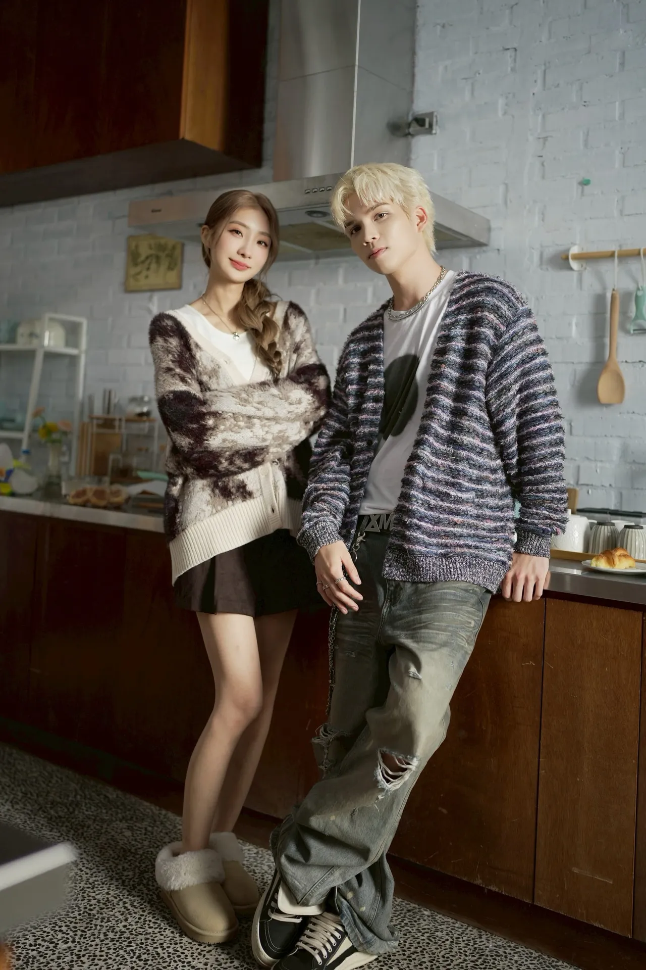 派偉俊親自擔綱製作人，對陳華的聲音細節要求近乎苛刻。杰威爾提供