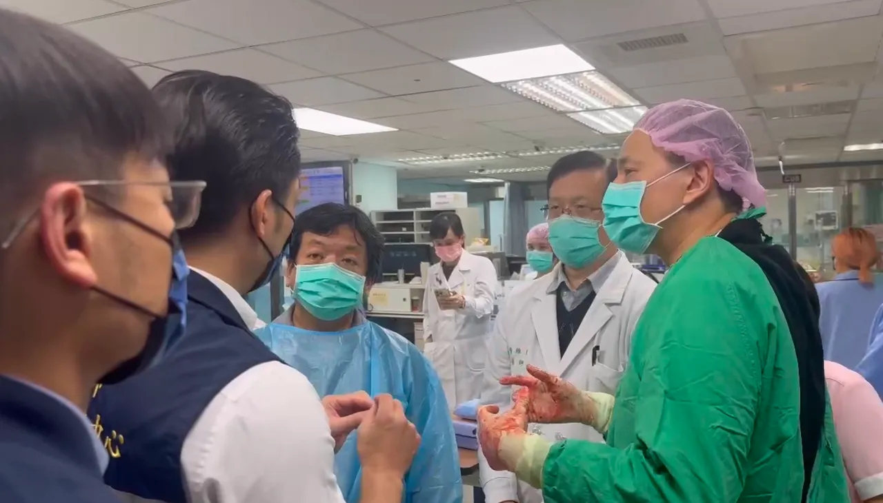 北捷掷弹砍人｜蒋万安赴医院慰问罹难者家属　启动「1案1社工」机制