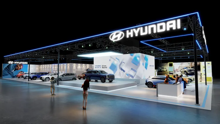 2026台北新車暨新能源車大展HYUNDAI展區全景，從高效燃油到渦輪油電、純電動車款完整呈現品牌多元動力陣容，PALISADE、IONIQ 5 N與INSTER等亮眼新車齊聚。業者提供