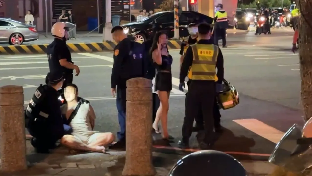 警方到场查获邱男持有毒品，江女涉顶替也被送办。翻摄Threads